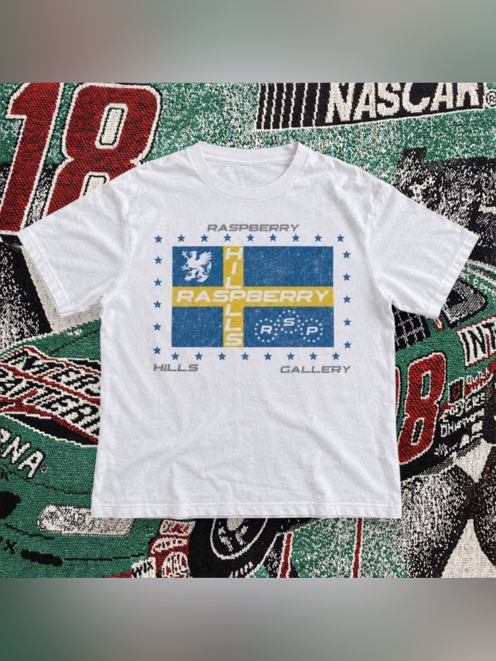 Gildan Raspberry Hills Gallery Graphic T-Shirt White For Unisex